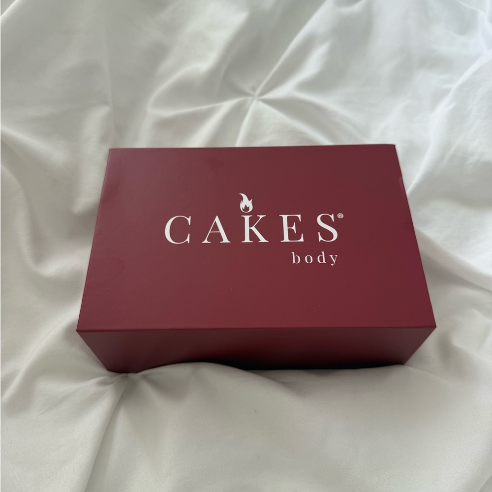 Cakes Cleavage Clasp Sticky Bra - Medium